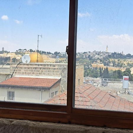 Into Jerusalem Heart Exterior foto